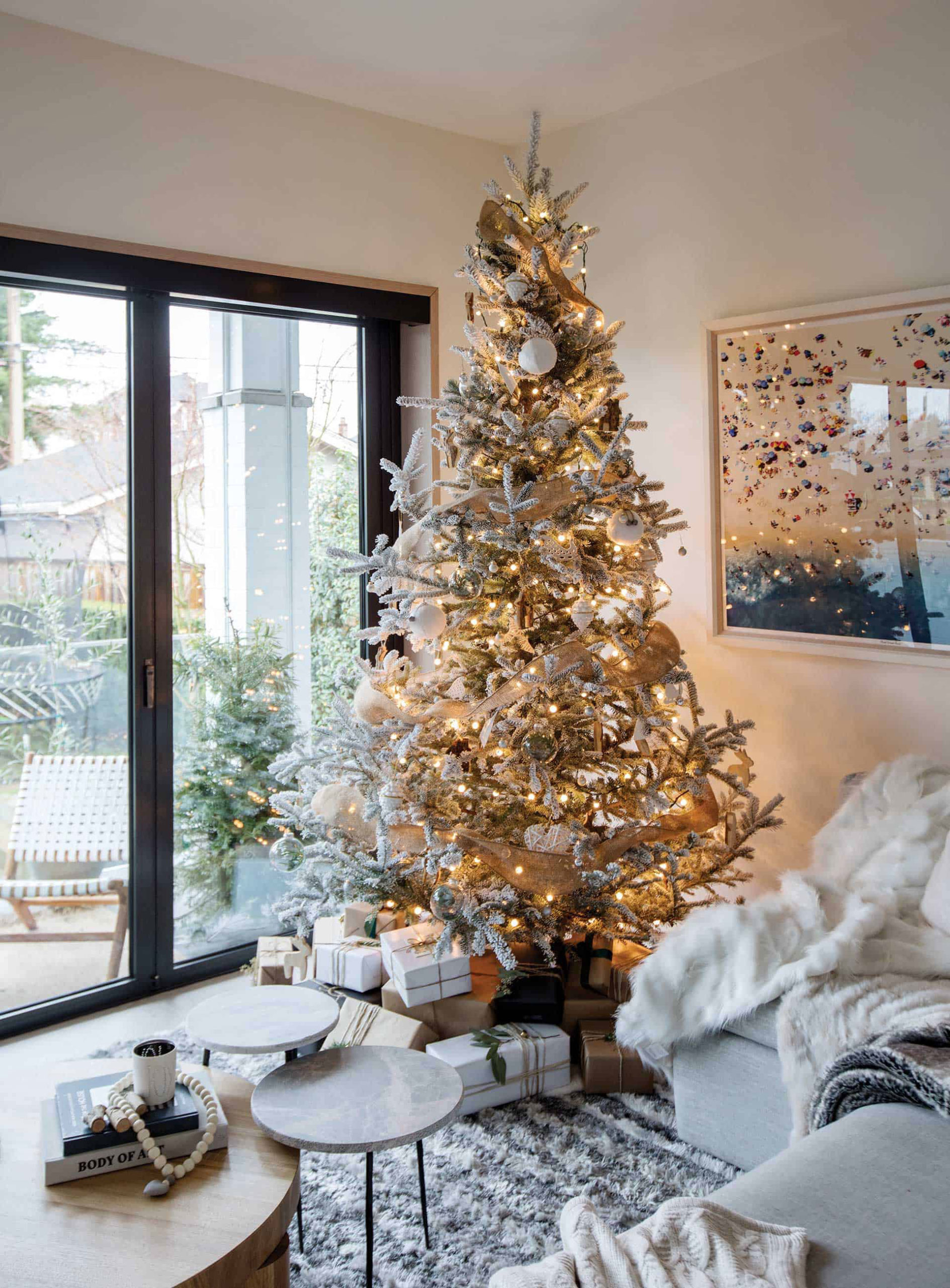 How an Interior Designer Decorates for Christmas - Western Living Magazine