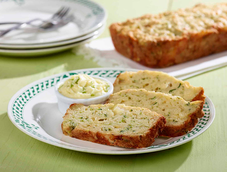 Zucchini-ans-jalapeno-cheese-bread