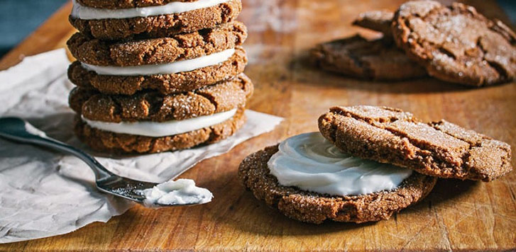 ginger-molasses-cookie