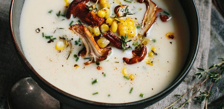 carmelized-cauliflower-soup-with-roasted-chanterelles-817x400