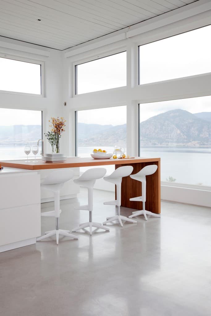 We love this clutter-free kitchen from Naramata Bench. (Photo: Janis Nicolay.)