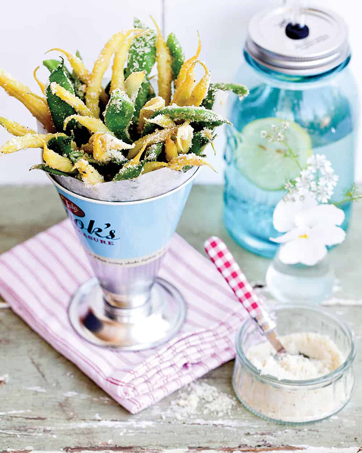 Green bean fries in cone-shaped cup.